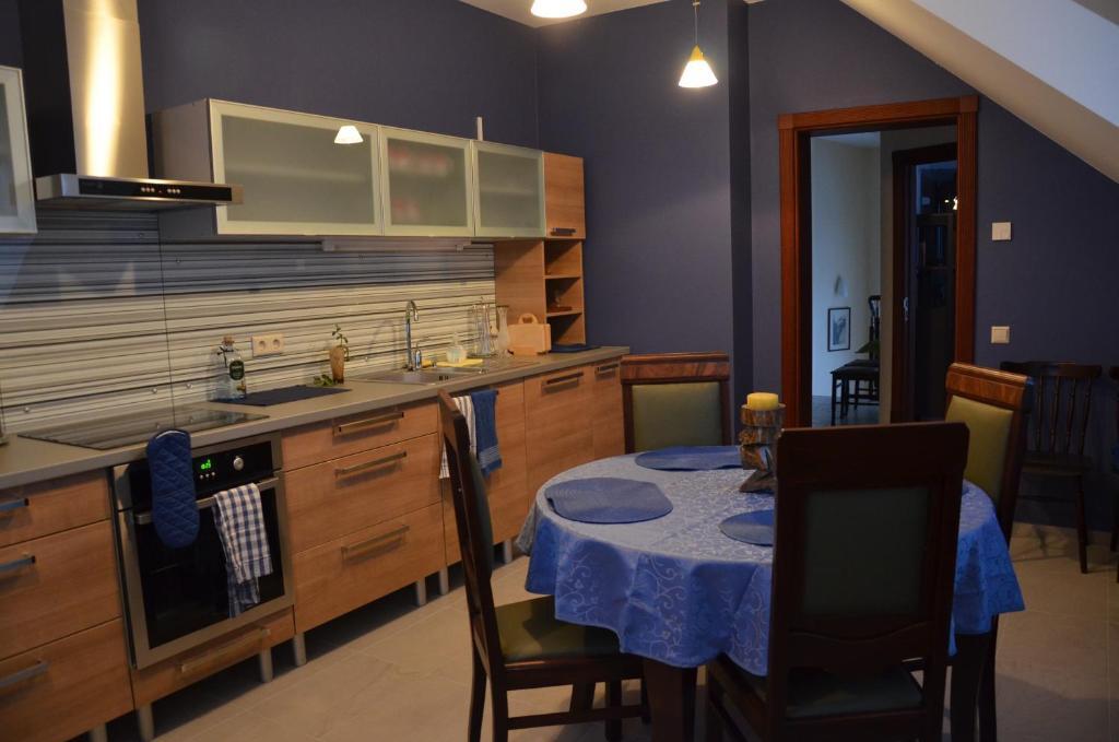 Classic Car Museum Apartment Riga Rom bilde