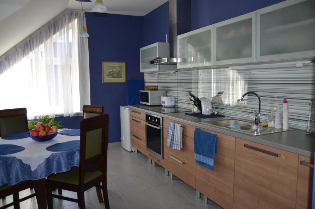 Classic Car Museum Apartment Riga Rom bilde